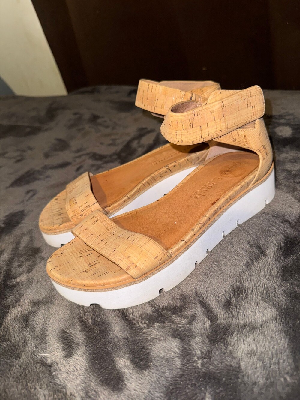 Gentle Souls Cork Sandals Size 6 White Sole Velcro Ankle Strap